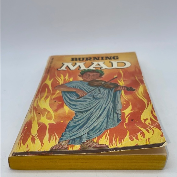 Burning Mad Book with Fiery Cover Art William M. Gaines 1968 Vintage - Picture 11 of 13